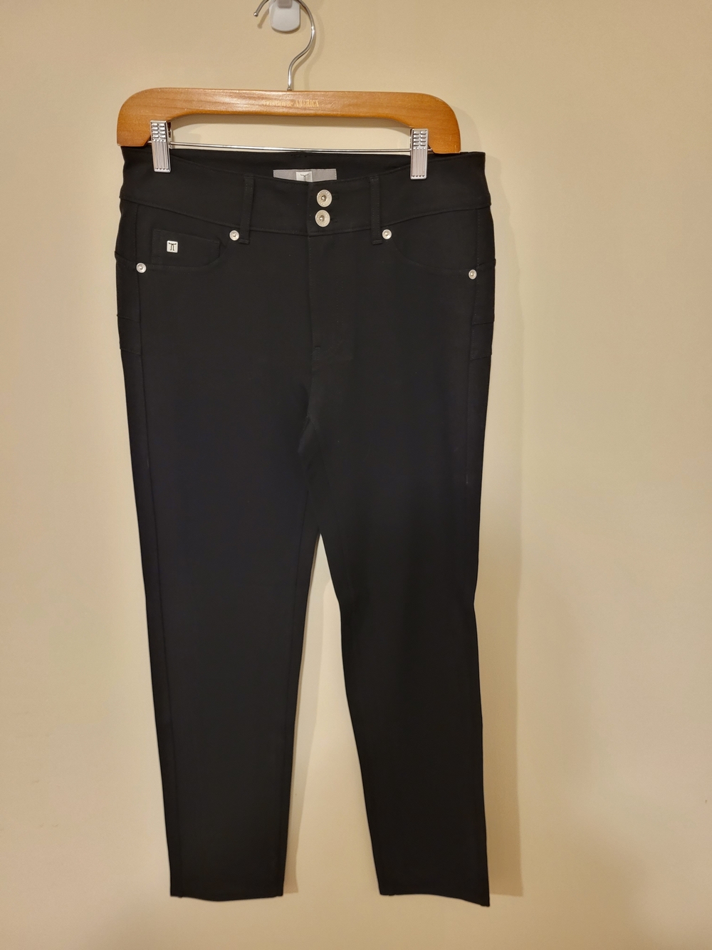 New Women's Tristan Black Slim Ankle Pants Size Medium